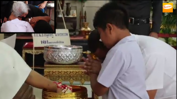  สามีตำรวจทำร้ายภรรยาจนดับ พาลูกรดน้ำศพญาติไม่พอใจโดดเข้าชก ยายโผกอดหลานทั้งน้ำตา