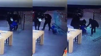 เคราะห์ดีแค่เจ็บเล็กน้อย!! ประตูกระจกแตกทับเด็กชายชาวจีนจนร่วงไปกองกับพื้น หลังเด็กช่วยเปิดประตูให้พ่อแม่