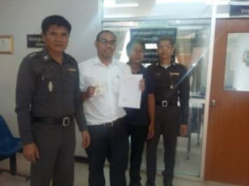 หนุ่มธกส. ดวงเฮง ซื้อเลขรหัสบัตร ATM จนถูกหวยรางวัลที่ 1 รับ 6 ล้าน