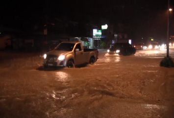 ฝนถล่มกระบี่หนักน้ำท่วมหลายสิบหลังคาเรือน เผยหนักสุดหลังปี 54 เมื่อครั้งเขาถล่ม 