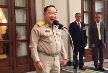 "ประวิตร" ย้อนถามสื่อข้อเรียกร้องให้ คสช. ยุติบทบาททำได้หรือไม่ ระบุเลือกตั้งเป็นไปตามโรดแมป