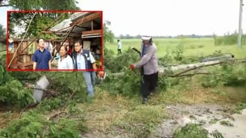 พายุฝนกระหน่ำ อ.ชัยบาดาล เสาไฟฟ้าหักโค่นกว่า 20 ต้น บ้าน ปชช. เสียหายเกือบ 70 หลัง