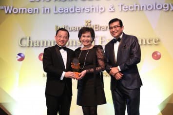 ปรียนาถ สุนทรวาทะ รับรางวัล Top CEO of the Year Award 2018