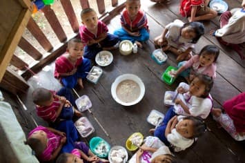 ผลสำรวจระดับชาติ ล่าสุดชี้อัตราการมีบุตรของวัยรุ่นลดลง  แต่ภาวะทุพโภชนาการของเด็กและการไม่เรียนต่อระดับมัธยมเพิ่มขึ้น