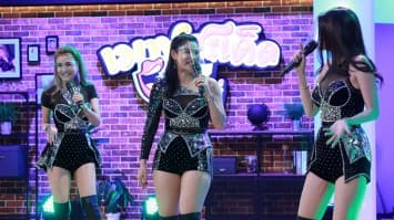  เจน นุ่น โบว์ สามนักร้องสาวแห่ง Super Valentine เยือนเวทีโชว์สะเด็ด 