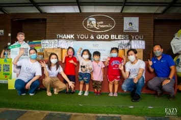 “อ้อน” นำทีมดีเจ EAZY ร่วมบริจาคถุงเท้า ให้น้องขาดแคลน!!  เผยน้อง “เลอา” มีแววเป็นนักร้องได้เลือดพ่อ-แม่ มาเต็ม