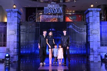 มาร์กี้ ราศรี - ป๊อก ภัสสรกรณ์ พร้อม บลู พงศ์ทิวัตถ์ บุก Disney Haunted Mansion บ้านชวนเฮี้ยน ผีชวนฮา รับชมพร้อมกัน 27 กรกฎาคมนี้ ในโรงภาพยนตร์เท่านั้น