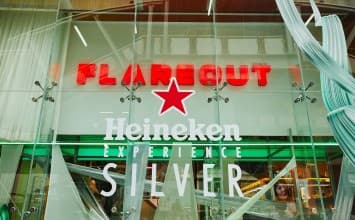 Heineken Experience Silver ชวนคนรุ่นใหม่ปล่อยไหลกันที่ “FLAREOUT” คาเฟ่สุดชิคย่านสนามเป้า พร้อมโชว์เคสแฟชั่นไลฟ์สไตล์คอลเลคชั่นล่าสุดจาก FRANK! GARCON