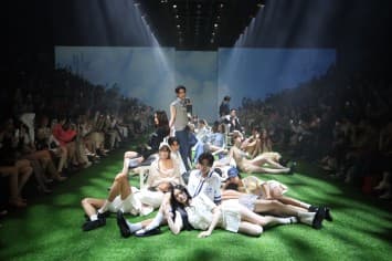 BIFW 2024 เข้าสู่วันที่ 2 แห่งปรากฏการณ์แฟชั่นแห่งปี  เหล่าคนดังร่วมเดินแบบแน่นรันเวย์ พร้อมเผยโฉมคอลเลกชั่นล่าสุดจาก TandT presented by TAT, Friends of SHANGHAI TANG และ Kloset