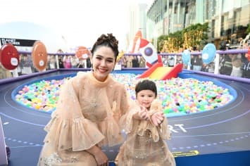 “แม่ชม” จูงมือ “น้องเกล” เปิดตัวสุดน่ารักในงานวันเด็กครั้งแรก! “ICONSIAM The ICONIC Childrens Playground 2025” สวมบทเจ้าหญิงแห่งจักรวาล สนุกสุดเหวี่ยงท่องกาแล็กซีริมแม่น้ำเจ้าพระยา