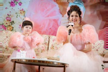 “มาดามฟิน” ทำถึง!! คว้า 2 ซุปตาร์แม่ลูกสุดฮอต “ชมพู่ อารยา” “น้องแอบิเกล”