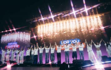 เสิร์ฟฉ่ำสนั่นฮอลล์! Studio Wabi Sabi ยกทัพนักแสดง “FOUREVER YOU PROJECT” จัดแฟนมีตขอบคุณแฟนๆ จัดเต็มจุใจใน “FOR YOU FOREVER FAN MEETING”