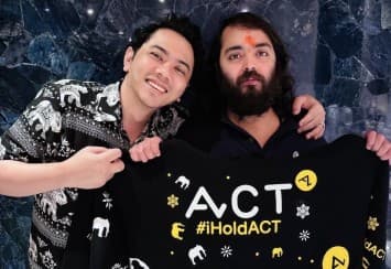 ‘แอ็คมี่ วรวัฒน์’ เผยภาพสุดเอ็กซ์คลูซีฟ มอบเสื้อฮู้ด #iHoldACT ลายช้างเผือก ให้กับ ‘อนันต์ อัมบานี’ มหาเศรษฐีระดับโลก สะท้อนพลังแห่งมิตรภาพและวิสัยทัศน์อันแน่นแฟ้นระดับสากล