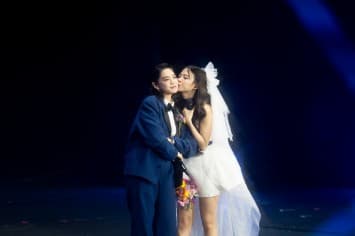 “BNK48” รุ่นที่ 3 เสิร์ฟละครเวทีแบบทำถึง! วิ่งหนีซอมบี้ขนลุกทุกฉาก ส่งท้าย “ป๊อปเป้อ” จบการศึกษา “เฌอปราง” โผล่เซอร์ไพรส์ธีมงานแต่ง ทำชีวิตแฟนคลับคอมพลีท!