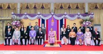 สมเด็จพระกนิษฐาธิราชเจ้า กรมสมเด็จพระเทพรัตนราชสุดาฯ สยามบรมราชกุมารี   ให้ บริษัทบริหารสินทรัพย์ กรุงเทพพาณิชย์ จำกัด (มหาชน)  เข้ารับพระราชทานของที่ระลึกผู้บริจาคเงินกองทุนห้องผ่าตัดศิริราช