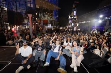 เคานต์ดาวน์ใจกลางกรุงเทพฯ คึกคักล้นสยามพารากอน  ปรากฏการณ์ส่งท้ายปีสู่ศักราชใหม่ยิ่งใหญ่ทั่วทุกพื้นที่