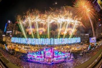 กระหึ่มโลก! เคานต์ดาวน์ เซ็นทรัลเวิลด์ แลนด์มาร์กเดียว ที่รวมศิลปิน T-Pop No.1 มากที่สุด ผู้คนนับแสนจากทั่วโลกต้อนรับปี 2569 สร้างประวัติศาสตร์โมเมนต์ข้ามปีอีกครั้ง