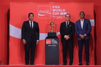 “โค้ก” เปิดฟีลซ่าส์! นำถ้วย Original FIFA World Cup™ Trophy ถึงไทยแล้ว!  พร้อมเปิดให้ชมอย่างยิ่งใหญ่ 24 มกราคมนี้ ที่ไอคอนสยาม!
