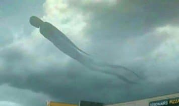 พบเมฆประหลาดรูปร่างคล้าย 'ผู้คุมวิญญาณ' จาก 'แฮร์รี่ พอตเตอร์' โผล่ท้องฟ้าแกมเบีย