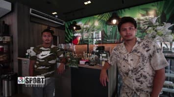 ร้านกาแฟของ 2 แข้ง ดีกรีทัพช้างศึกไทย - 'เอส ชนัฐพนธ์' กับนักดริฟท์ในดวงใจ แบทเทิลที่ไม่มีวันลืม | 3 sport magazine