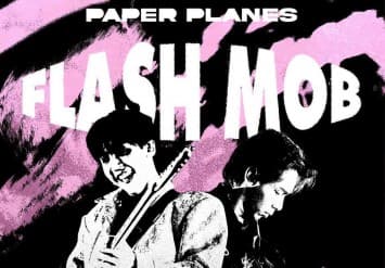 ฉลอง  1 ปี ทรงอย่างแบด “Paper Planes” จุดประกายชวนคนเล่นดนตรีร่วมกัน  จัดกิจกรรม FLASH MOB กลางกรุงเทพฯ ครั้งแรก!